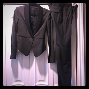 🎉SALE🎉Like new BCBG Suit